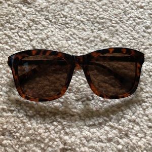 NEW Brown sunnies
